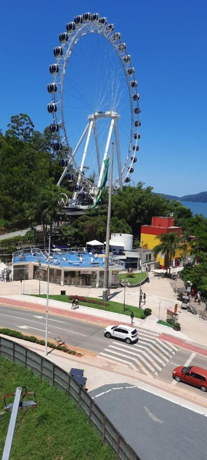 Para Casais, Predio Beira Mar, Em Frente A Roda Gigante Balneario Camboriu Exterior foto